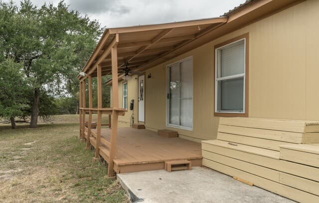 3-bedroom rental at 950 Rebecca Springs in Spring Branch, TX — photo 4