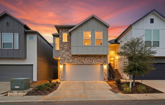 3-bedroom rental at 8851 Oakland Unit 10 in San Antonio, TX — photo 1