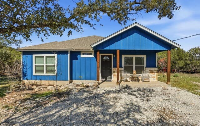 3-bedroom rental at 341 Ridge in Spring Branch, TX — photo 2