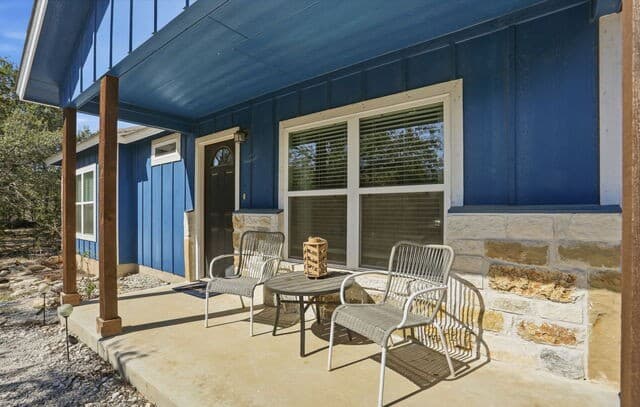 3-bedroom rental at 341 Ridge in Spring Branch, TX — photo 3