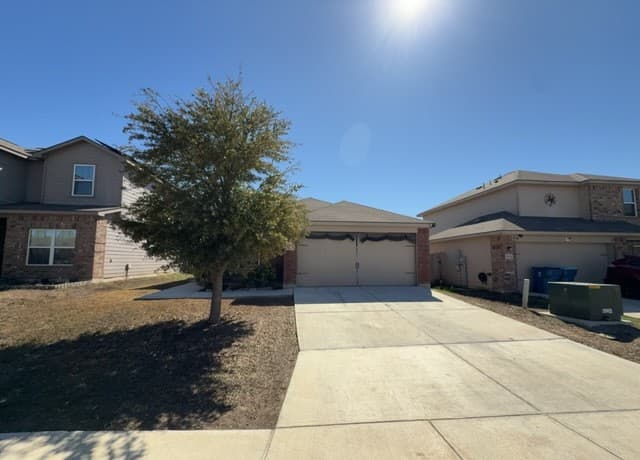 4-bedroom rental at 15134 Silver Tree in Von Ormy, TX — photo 1