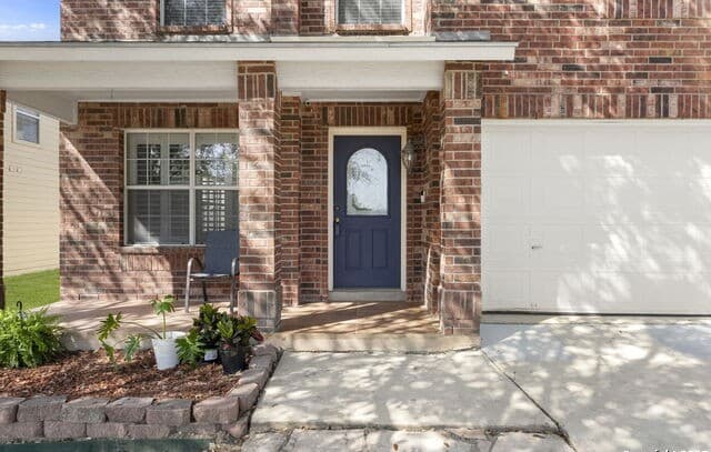 4-bedroom rental at 7611 Cedar Farm in San Antonio, TX — photo 4