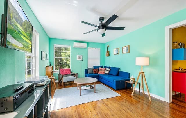 2-bedroom rental at 513 W Rosewood Ave in San Antonio, TX — photo 4