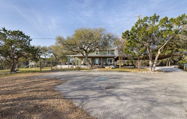 3-bedroom rental at 119 B Mountain Top Trl in Boerne, TX — photo 2