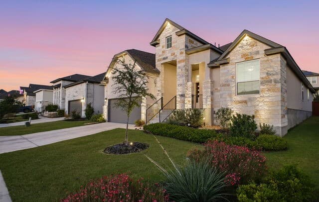 4-bedroom rental at 24718 Resort Pkwy in San Antonio, TX — photo 2