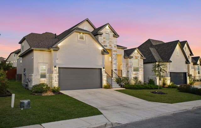 4-bedroom rental at 24718 Resort Pkwy in San Antonio, TX — photo 3