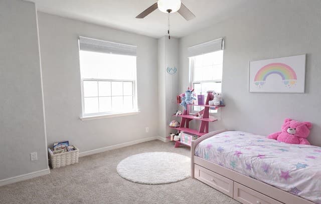 5-bedroom rental at 501 Sendera Way in Kenedy, TX — photo 2