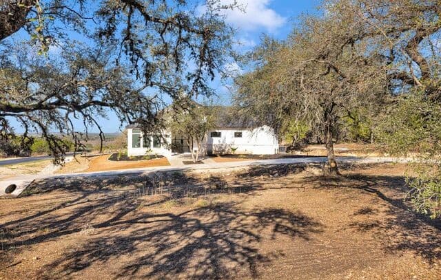 4-bedroom rental at 109 Upper River Place in Spring Branch, TX — photo 2