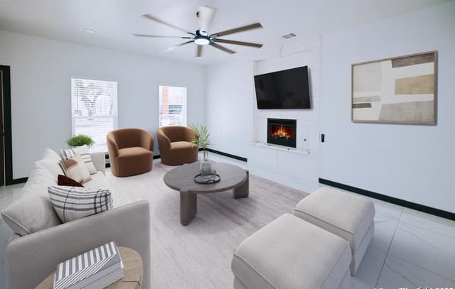 4-bedroom rental at 140 County Road 6871 in Natalia, TX — photo 5
