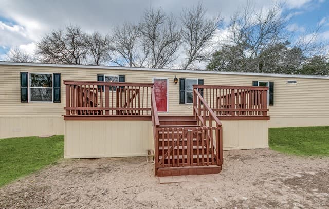 3-bedroom rental at 23403 Hickory Pass in San Antonio, TX — photo 4