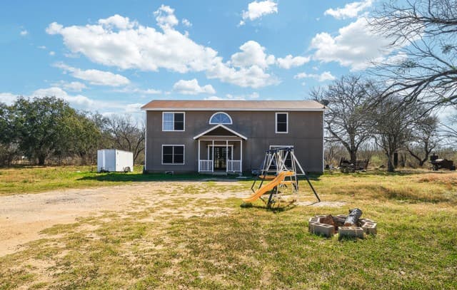 4-bedroom rental at 17896 Pleasanton Rd in San Antonio, TX — photo 1
