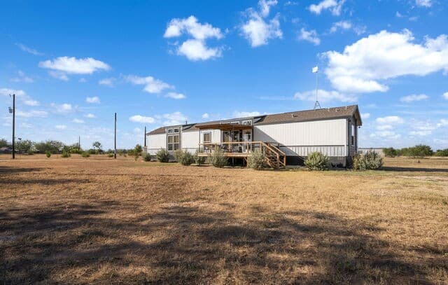3-bedroom rental at 149 Pr 4777 in Castroville, TX — photo 3