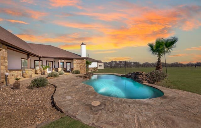 Home for sale at 3255 Fm 539 in La Vernia, TX — photo 2