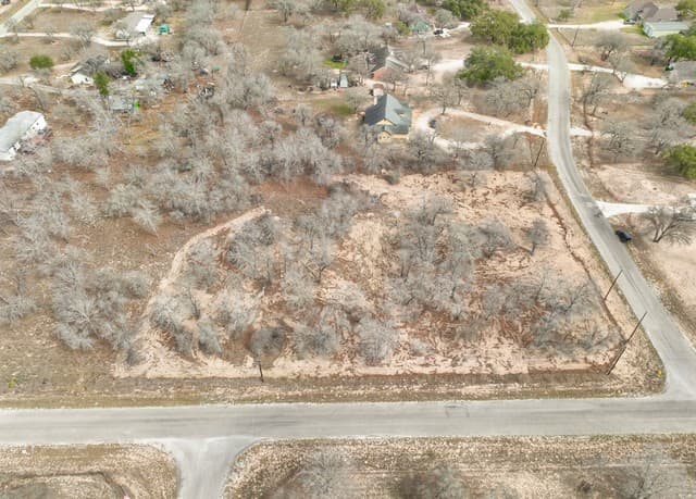 rental at TBD County Road 6864 in Natalia, TX — photo 3
