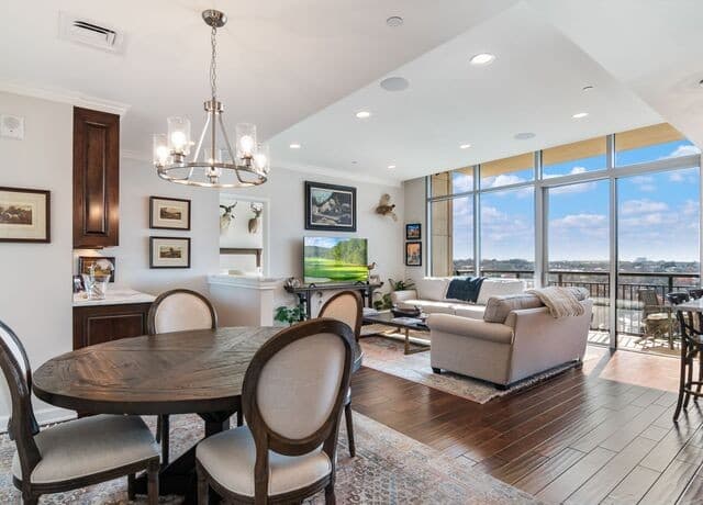 1-bedroom rental at 4242 Broadway Street Unit 802 in San Antonio, TX — photo 1