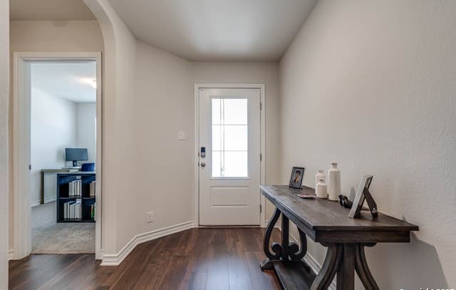 4-bedroom rental at 9811 Kalm Brome in San Antonio, TX — photo 4