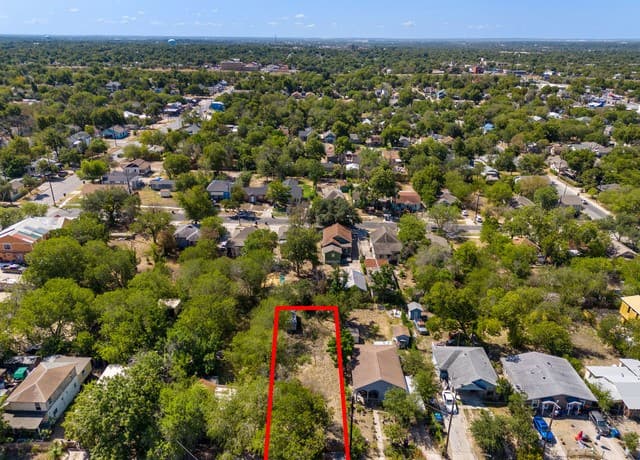 rental at 126 Vine St in San Antonio, TX — photo 1