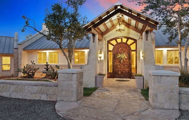 4-bedroom rental at 222 State Highway 46 E in Boerne, TX — photo 1