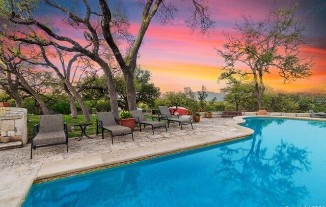 4-bedroom rental at 222 State Highway 46 E in Boerne, TX — photo 5