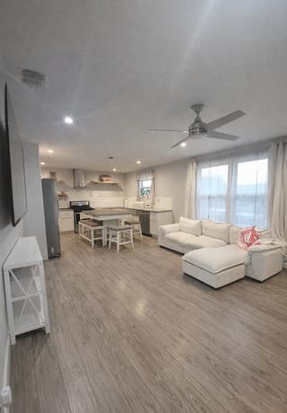 3-bedroom rental at 640 Avenue J in Poteet, TX — photo 3