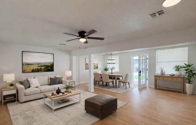 3-bedroom rental at 218 Hillwood in San Antonio, TX — photo 2