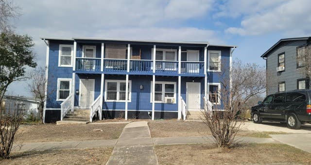 rental at 401 Natalen in San Antonio, TX — photo 2