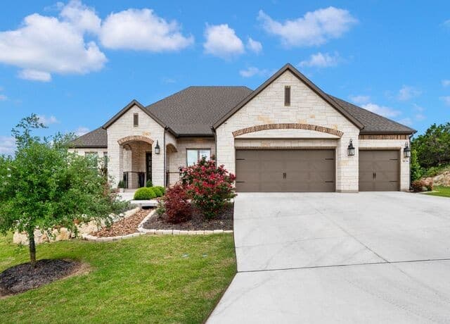 4-bedroom rental at 8134 Vanity Hill in San Antonio, TX — photo 2