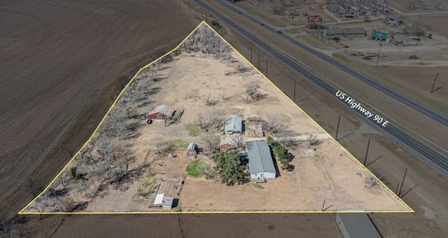 rental at 3100 Hwy 90 E in Castroville, TX — photo 5