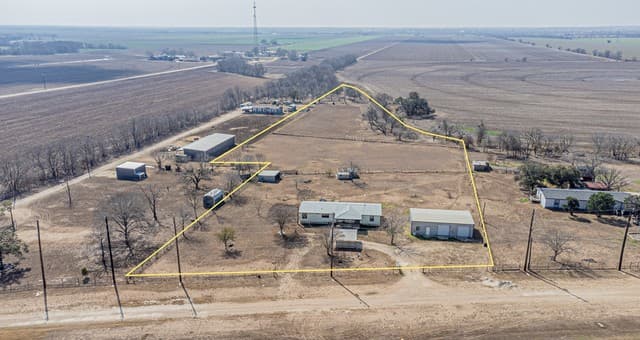 rental at 3124 Hwy 90 E in Castroville, TX — photo 4