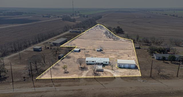 rental at 3124 Hwy 90 E in Castroville, TX — photo 5