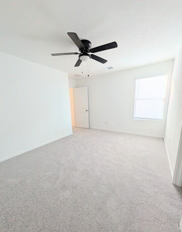 3-bedroom rental at 12003 Floral Blossom in Converse, TX — photo 4