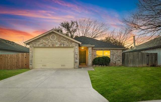 3-bedroom rental at 2619 Kingswell Ave in San Antonio, TX — photo 1