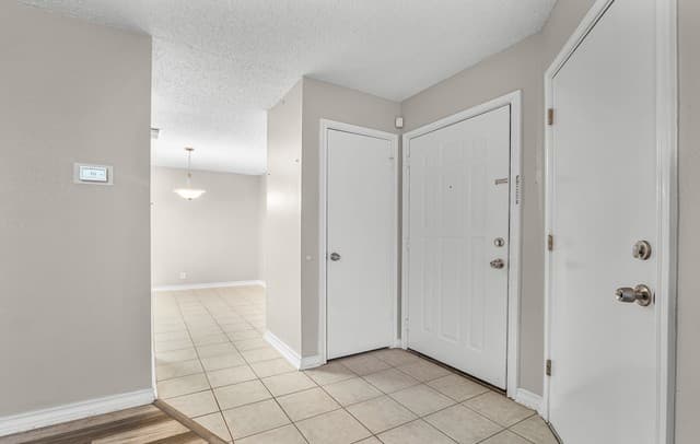 3-bedroom rental at 2619 Kingswell Ave in San Antonio, TX — photo 2