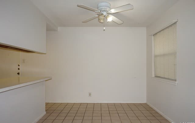 3-bedroom rental at 7222 Rimwood in Live Oak, TX — photo 5