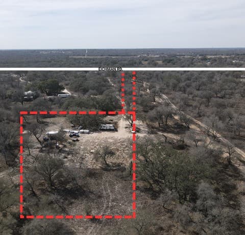 rental at 4298 Eichman Rd in Von Ormy, TX — photo 1