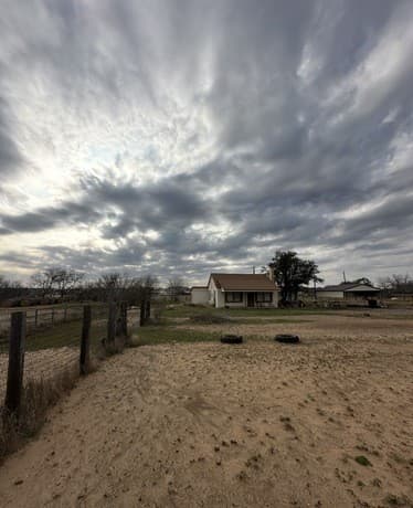 3-bedroom rental at 86 Fm 478 in Floresville, TX — photo 1