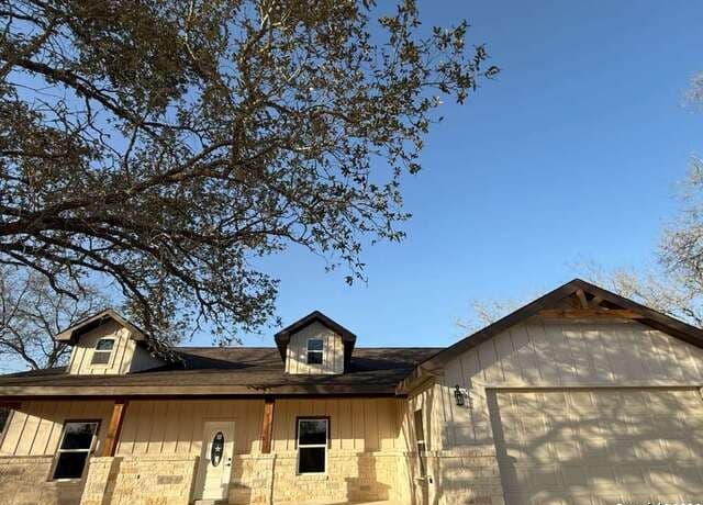 Home for sale at 48 Grey Fox in Poteet, TX — photo 2
