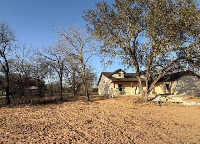 Home for sale at 48 Grey Fox in Poteet, TX — photo 5