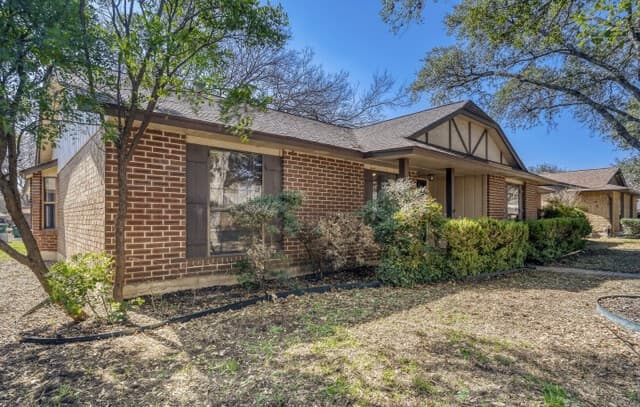 4-bedroom rental at 13735 Forest Point in San Antonio, TX — photo 3