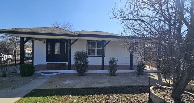 4-bedroom rental at 3902 W Salinas in San Antonio, TX — photo 2