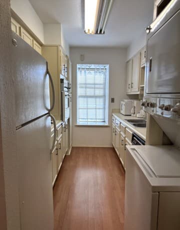 2-bedroom rental at 7834 Broadway Unit 304 in San Antonio, TX — photo 5