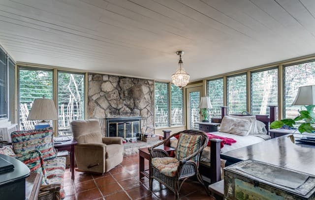 rental at 231 E Sunset in San Antonio, TX — photo 4
