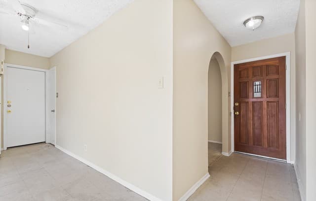 3-bedroom rental at 4718 Casa Oro St in San Antonio, TX — photo 4