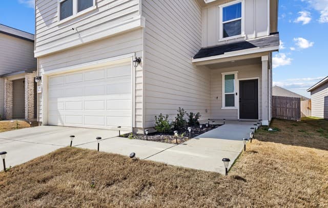 3-bedroom rental at 9419 Platte Place in San Antonio, TX — photo 2