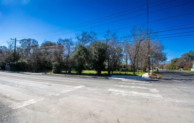 rental at 314 S Plant Ave in Boerne, TX — photo 4