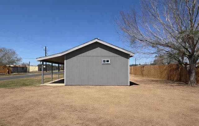 3-bedroom rental at 316 N Welhausen in Poth, TX — photo 3