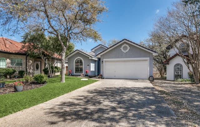 3-bedroom rental at 19102 E Birdsong in San Antonio, TX — photo 2