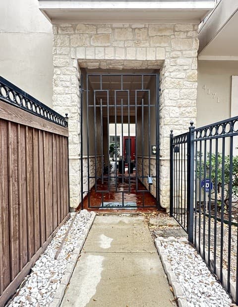 3-bedroom rental at 4171 Texas Elm in San Antonio, TX — photo 2
