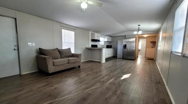 2-bedroom rental at 243 Creeks End in Floresville, TX — photo 4