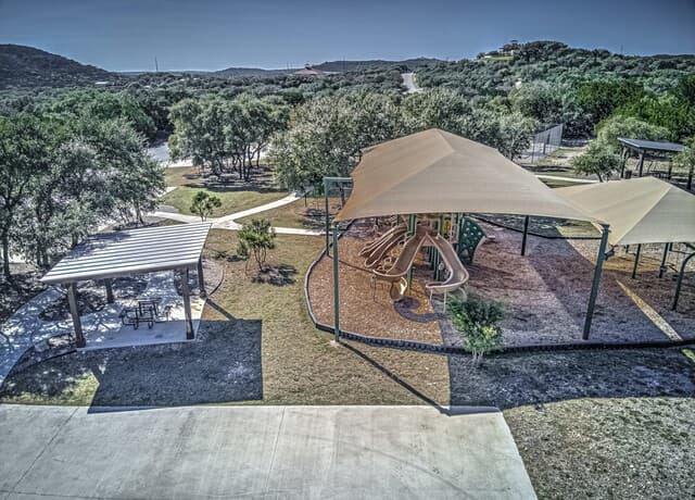 rental at LOT 412 Pr 1748 in Mico, TX — photo 2